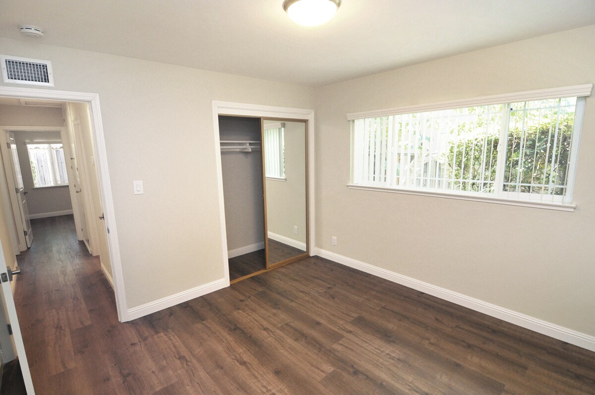 Building Photo - 5020 Rio Vista Ave