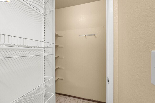 Building Photo - 981 Cheryl Ann Cir