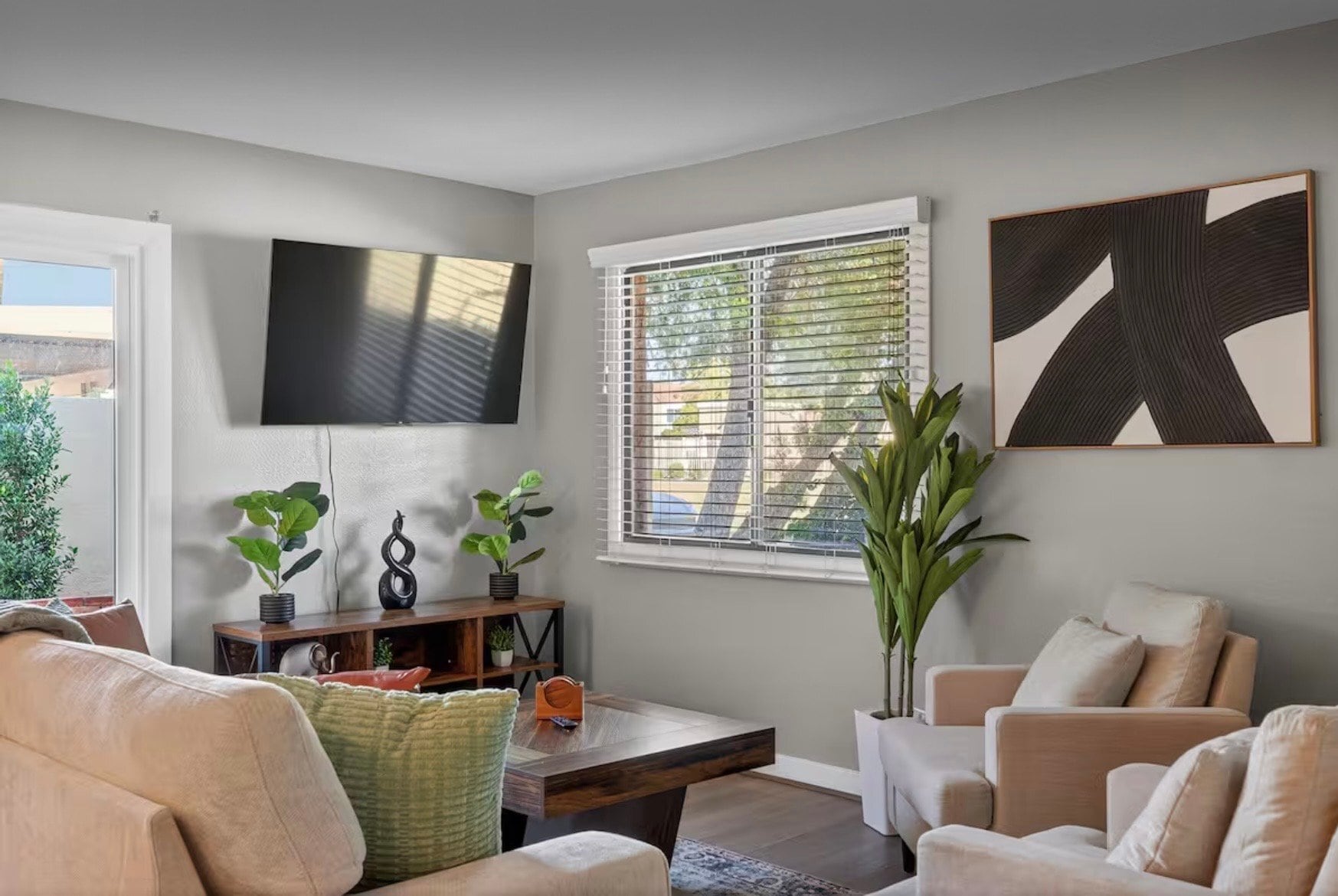 Building Photo - 7845 E Valley Vista Dr