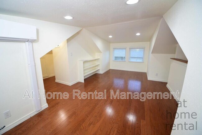 Building Photo - 1740 S Yorktown Ave