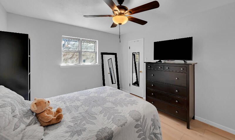 Building Photo - 400 Patricia Dr