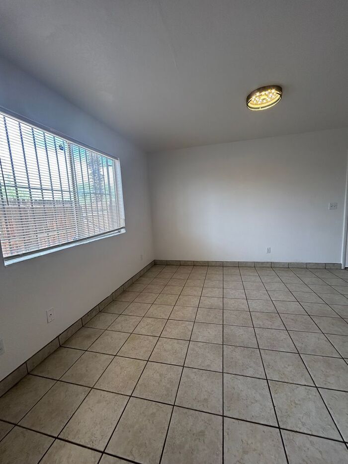 Building Photo - 2767 N Edith Blvd