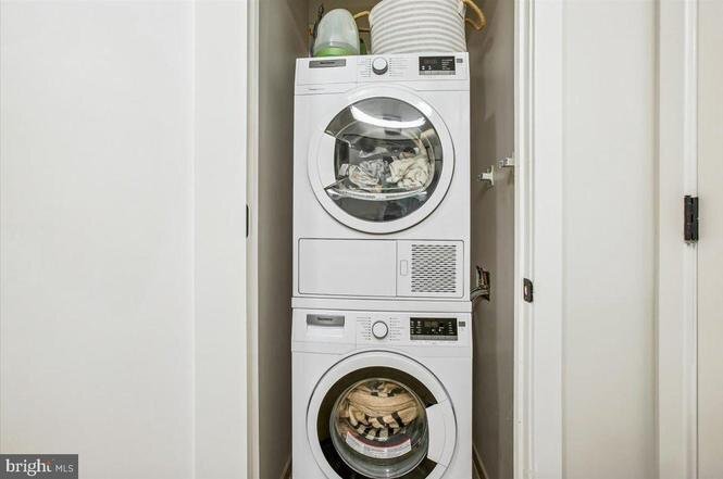 Building Photo - 1211 Van St SE