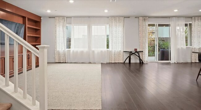 Building Photo - WOW!  Former Roseville Model Home 4/3 + SOLAR!  Please read entire ad for viewings!