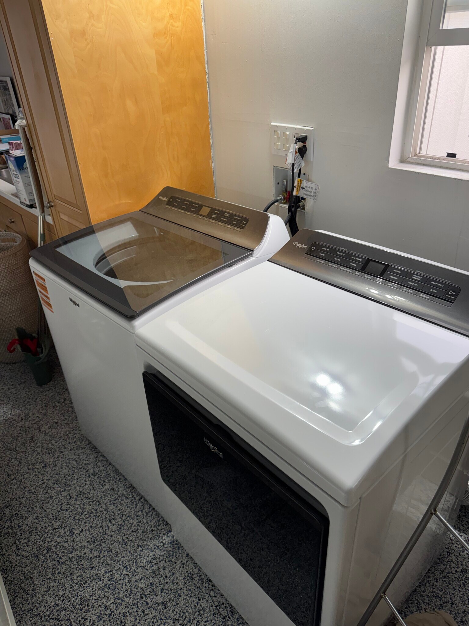 Building Photo - 511 Poinsettia Ave