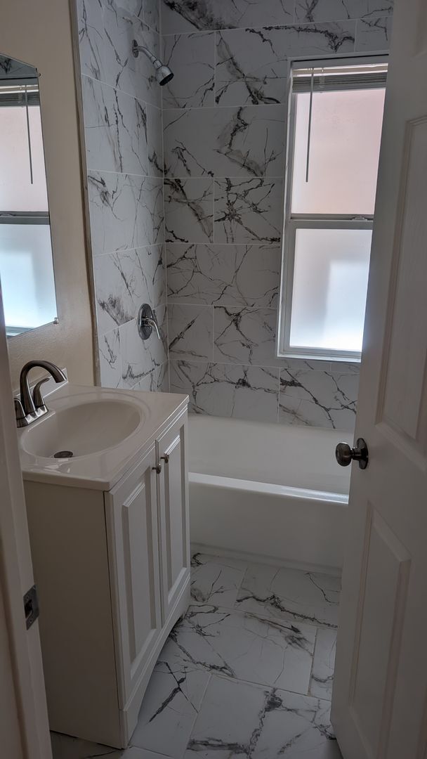 Building Photo - 1534/1536 W. Euclid