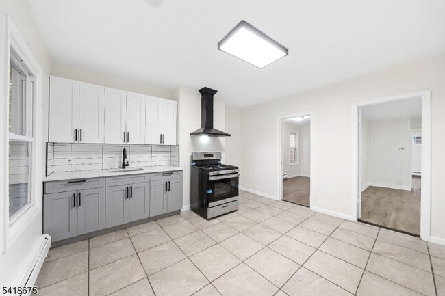 Building Photo - 334 Pine St