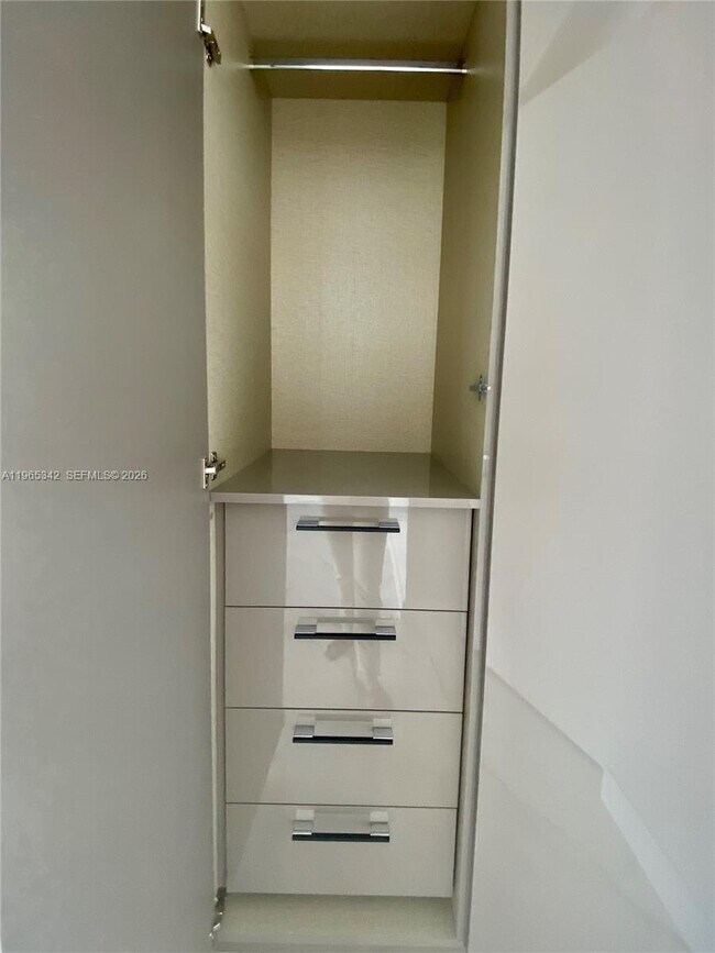 Building Photo - 18975 Collins Ave