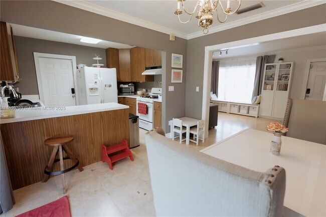 Building Photo - 10520 SW 124th Ave