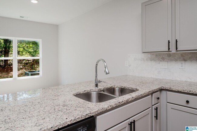 Building Photo - 501 Polo Way