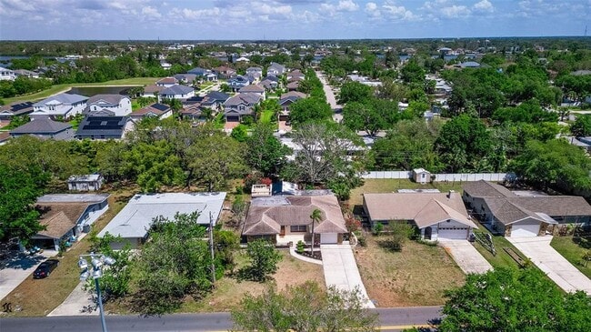 Building Photo - 834 Riverside Dr