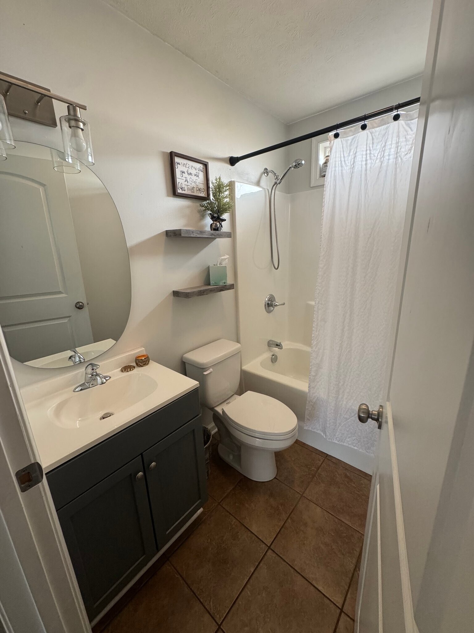 Building Photo - 4647 Ferncliff Dr