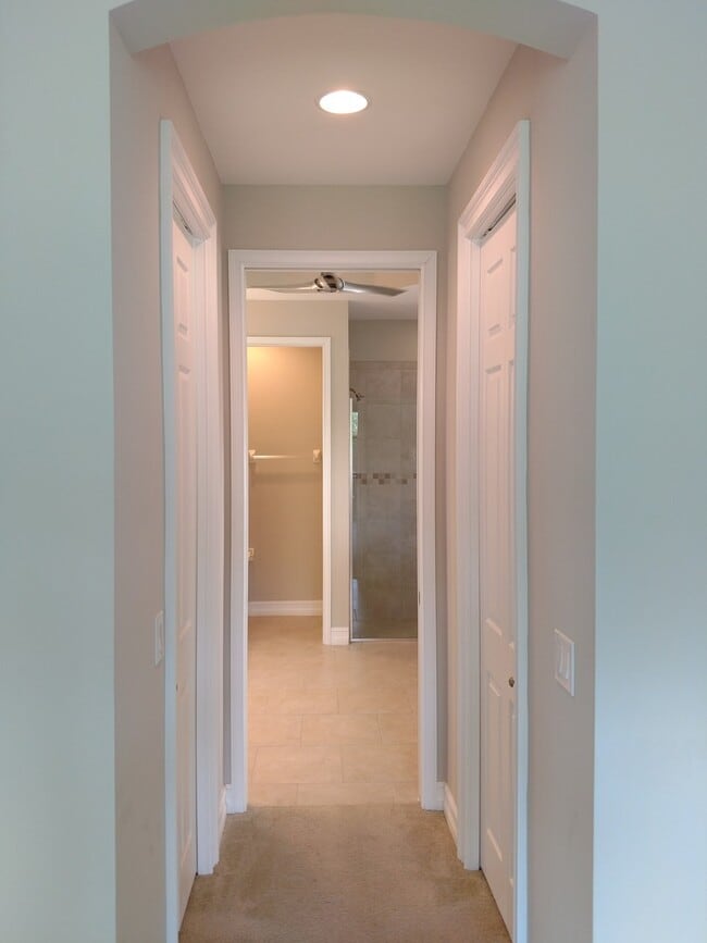 Building Photo - Unfurnished Annual Rental - Lovely 3 Bedroom Home in Calusa Park. Nicely upgraded and Pet Friendly