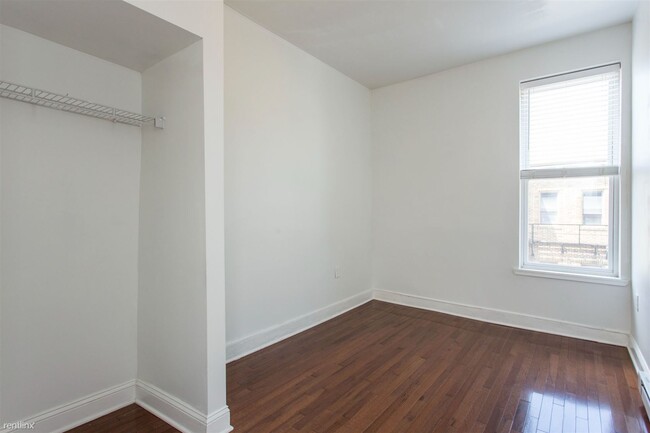 Building Photo - 3 br, 1 bath Triplex - 1539 CECIL B MOORE ...