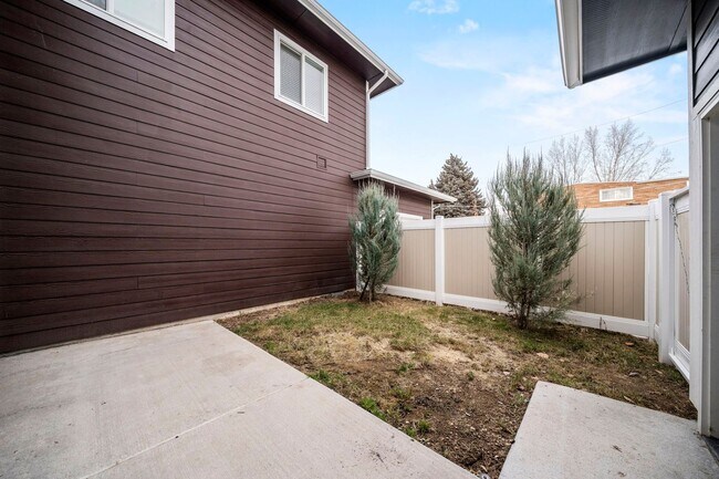 Building Photo - Introducing a Stunning 3 bedroom New Duplex! - Pets Welcome!