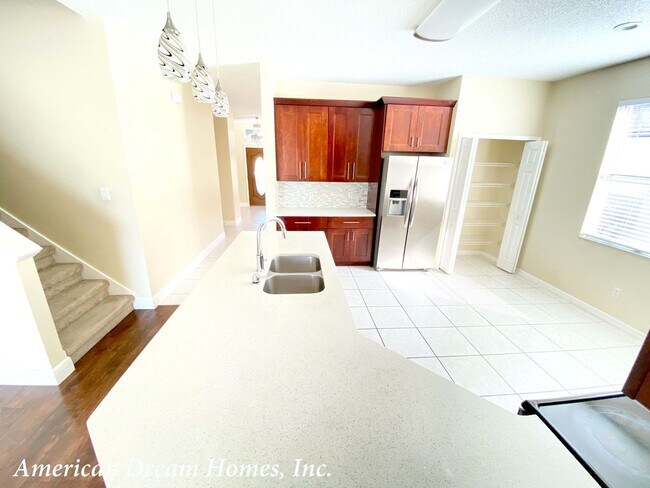 Building Photo - 729 Tuten Trail