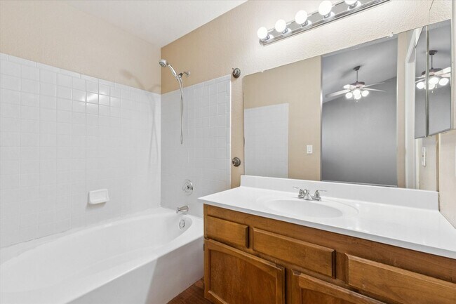 Building Photo - Coming Soon! 3 BR/3BA | Newly Renovated Single Family Home | 1-Car Garage Parking | In Chandler!