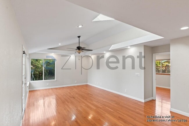 Building Photo - 34348 Atteridge Ct