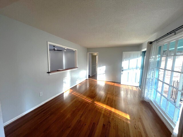 Building Photo - 2114 N Dallerton Cir