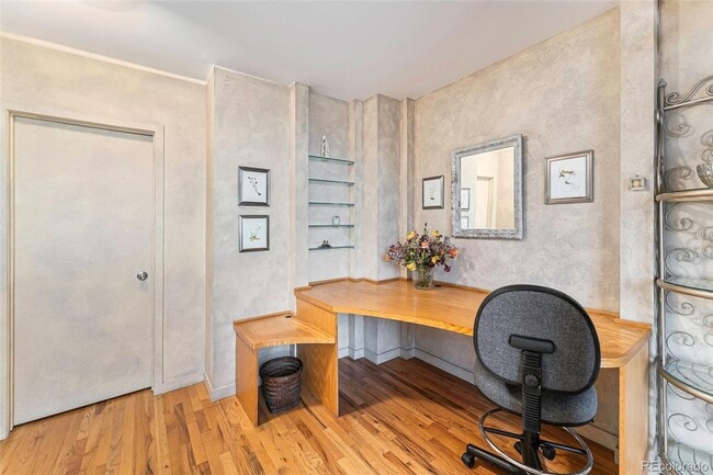 Building Photo - Beautiful One Bedroom Loft in Golden Triangle.