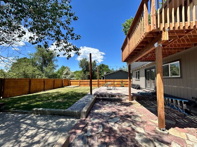 Building Photo - Spacious 4-Bedroom House Near Open Space in Heatherwood, Boulder