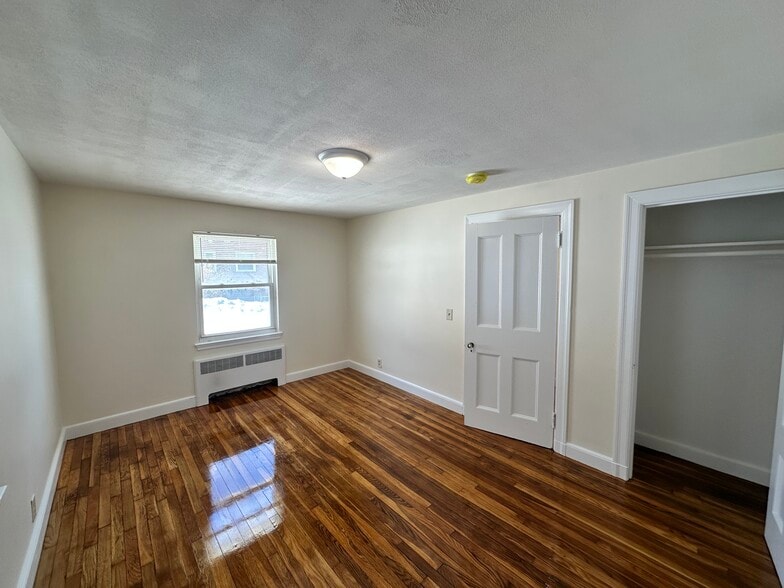 Building Photo - 186 Summit Ave