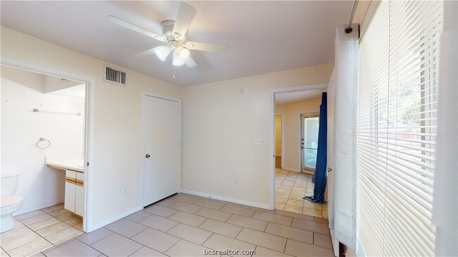 Building Photo - 529 Southwest PKWY Unit 102