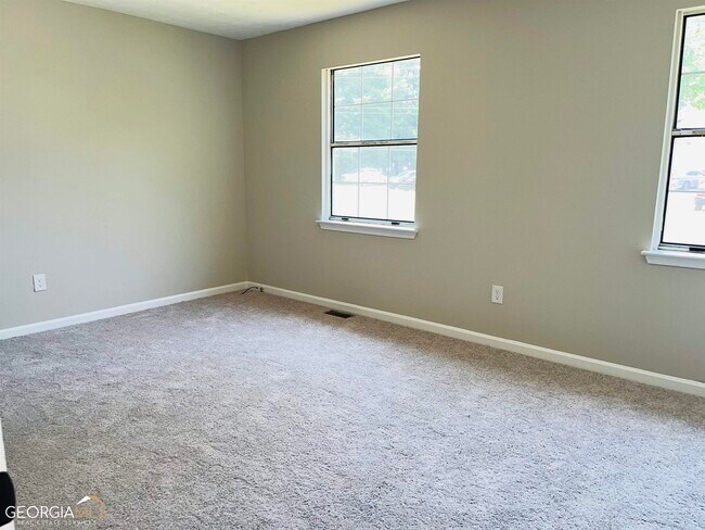 Building Photo - 8975 Stonebridge Blvd