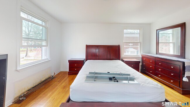 Building Photo - 638 Prospect St