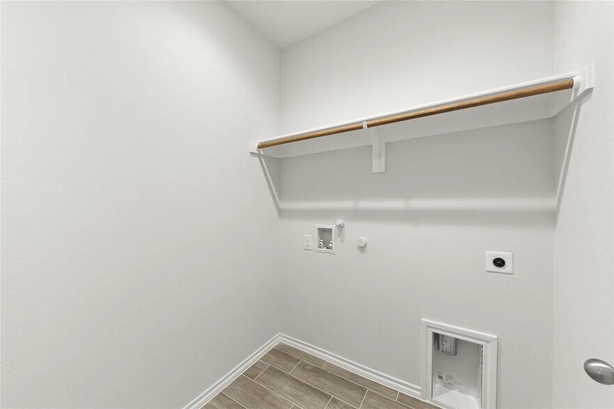 Utility RM - 2004 Poppy Way