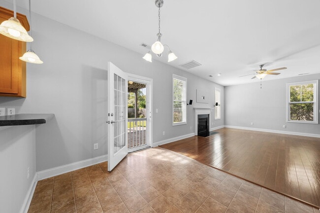 Building Photo - 1008 Whispering Doe Dr