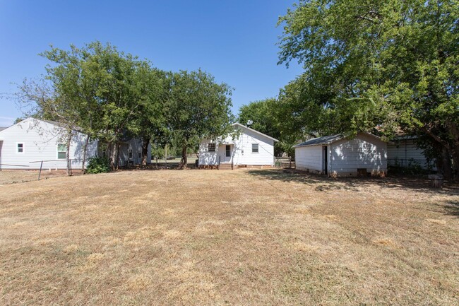 Building Photo - Cute 2 bedroom home!