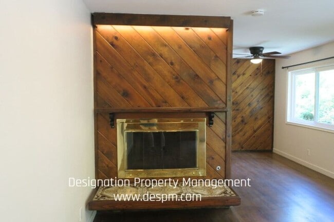 Building Photo - 4584 Cleland Ave