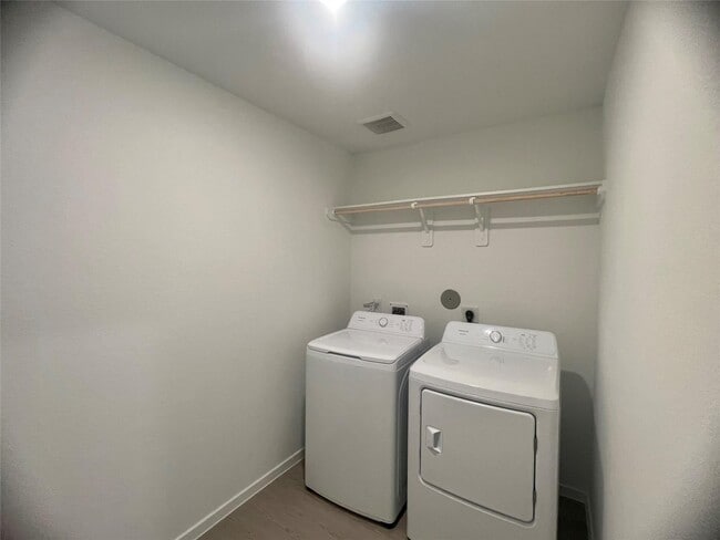 Building Photo - 16802 Great Highlands Dr