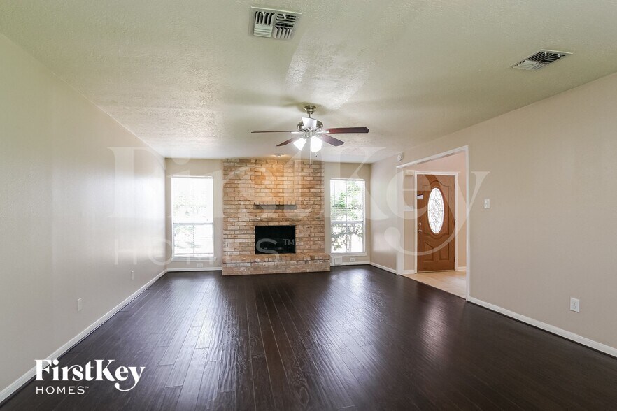 Building Photo - 4754 Hickory Downs Dr