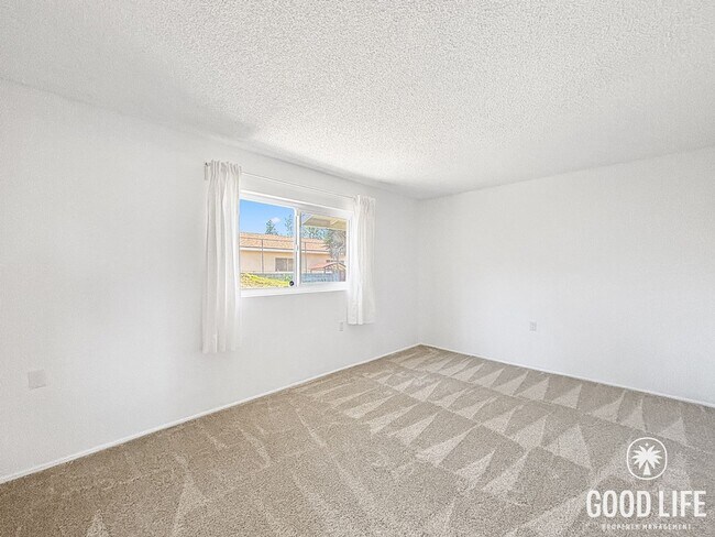 Building Photo - Beautiful 3BD/2BA House in Encanto W/ A/C, W/D, 2-Car Garage, Large Front & Backyard!