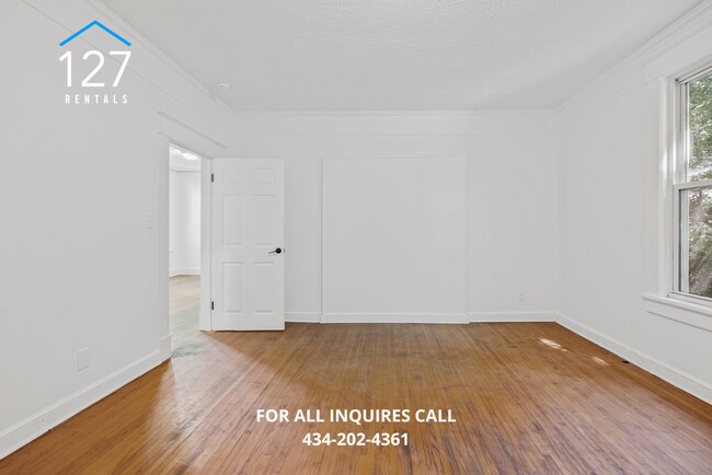 Building Photo - Spacious 2 Bed 1 Bath Duplex in Lynchburg