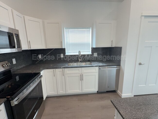 Building Photo - 147 Buena Vista Dr