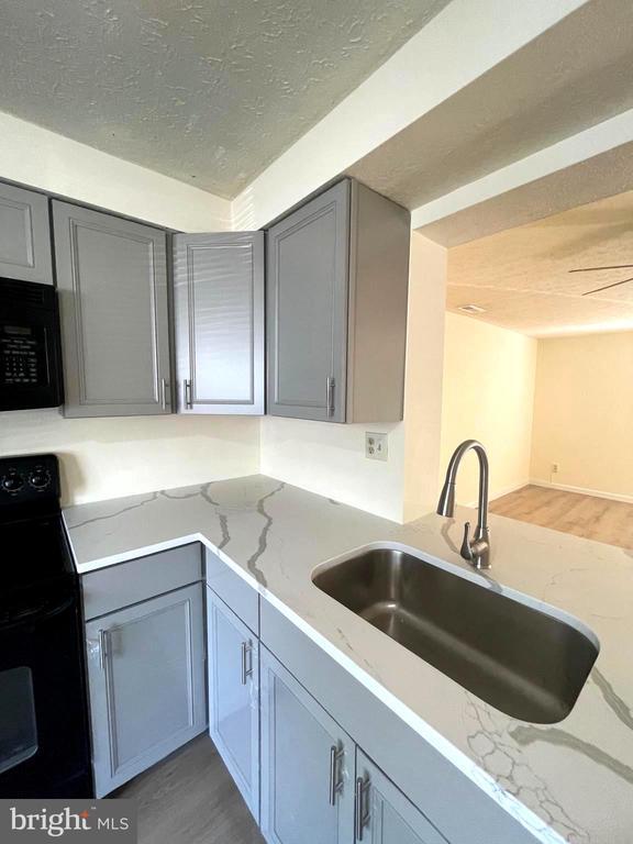 Building Photo - 38 Waterview Ct