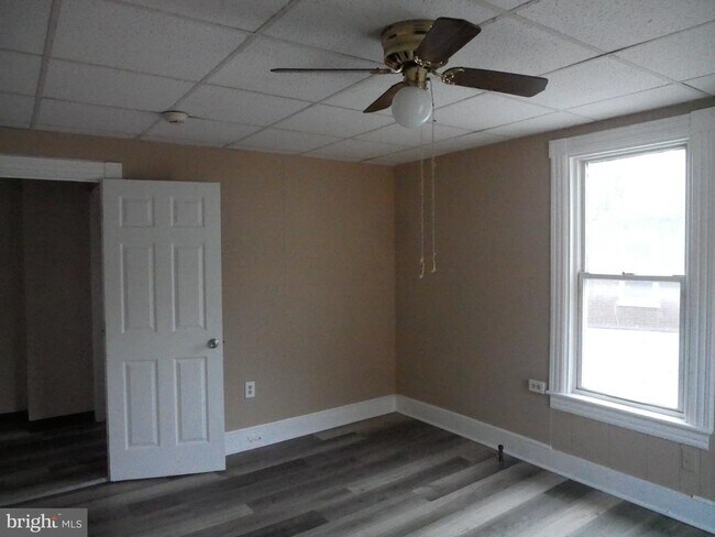 Building Photo - 707 Wood Ave