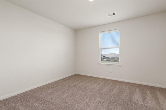 Building Photo - 2201 Bowline Rd