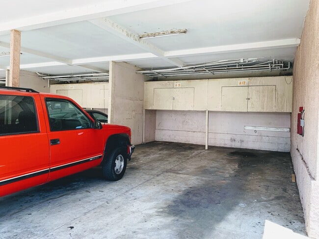 Building Photo - 10943 Laurel Canyon Blvd