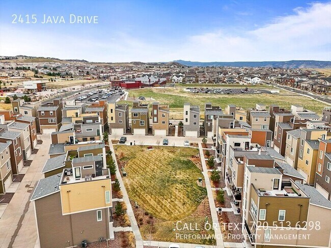 Building Photo - 2415 Java Dr