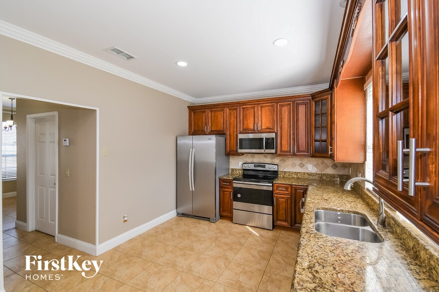 Building Photo - 5324 Downington Dr