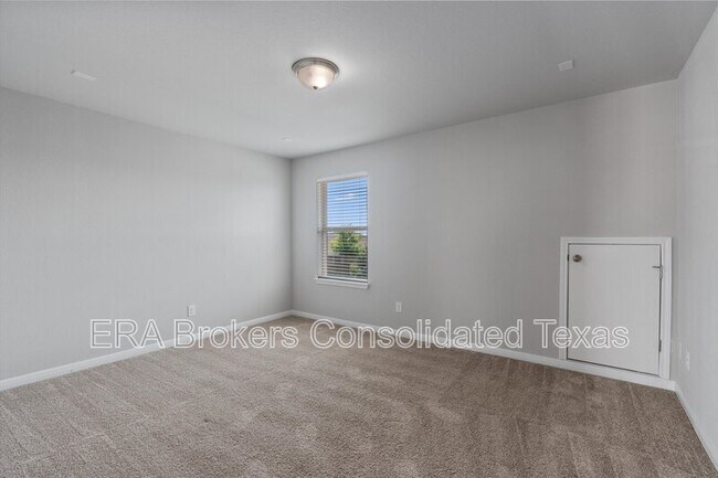 Building Photo - 17300 Antioch Ave