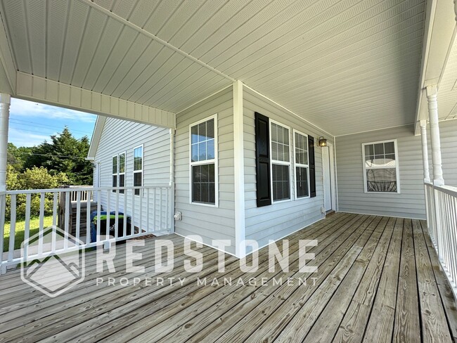 Building Photo - 812 Jennings Berry Dr