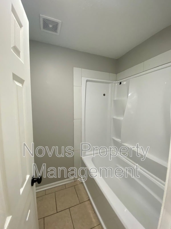 Building Photo - 619 South St