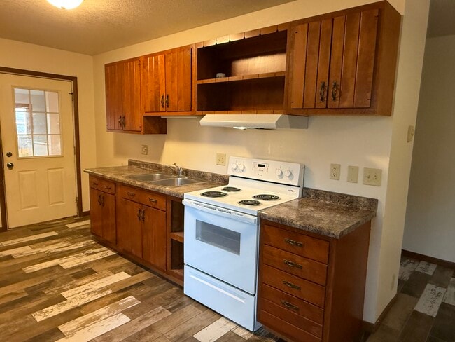 Building Photo - 619 Rose St