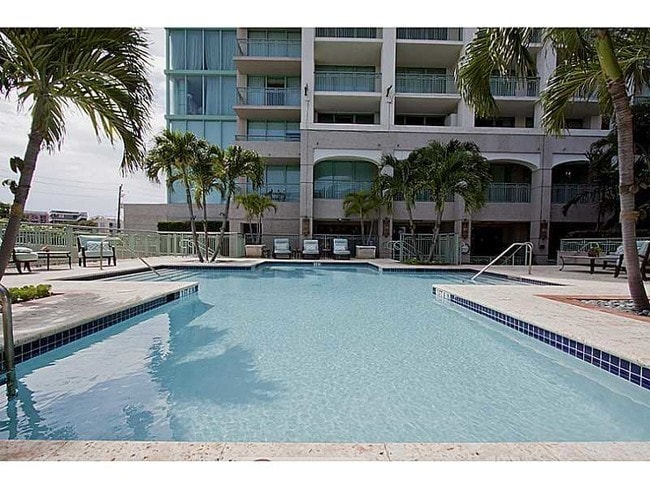 Building Photo - 3400 SW 27th Ave