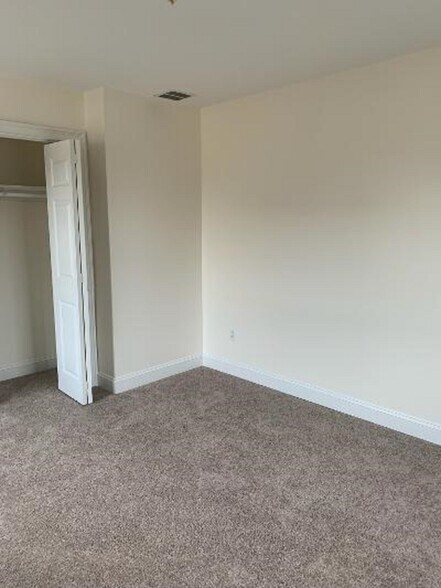 Building Photo - 249 Main St